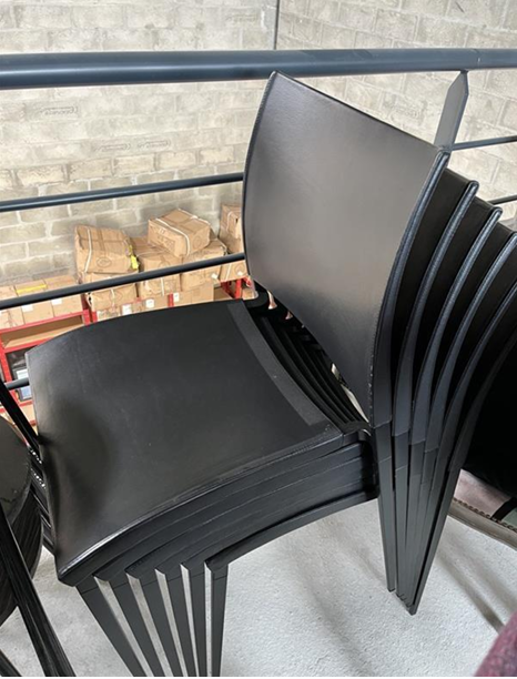 Chaise Noire Empilable Design