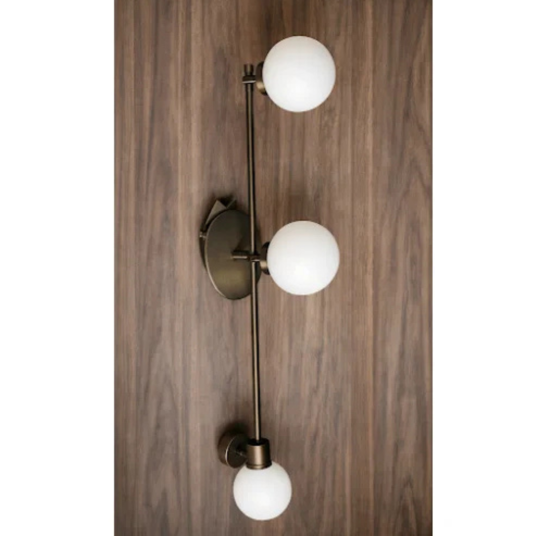 Aplique de Pared con Tres Globos — ALVE Illunimación