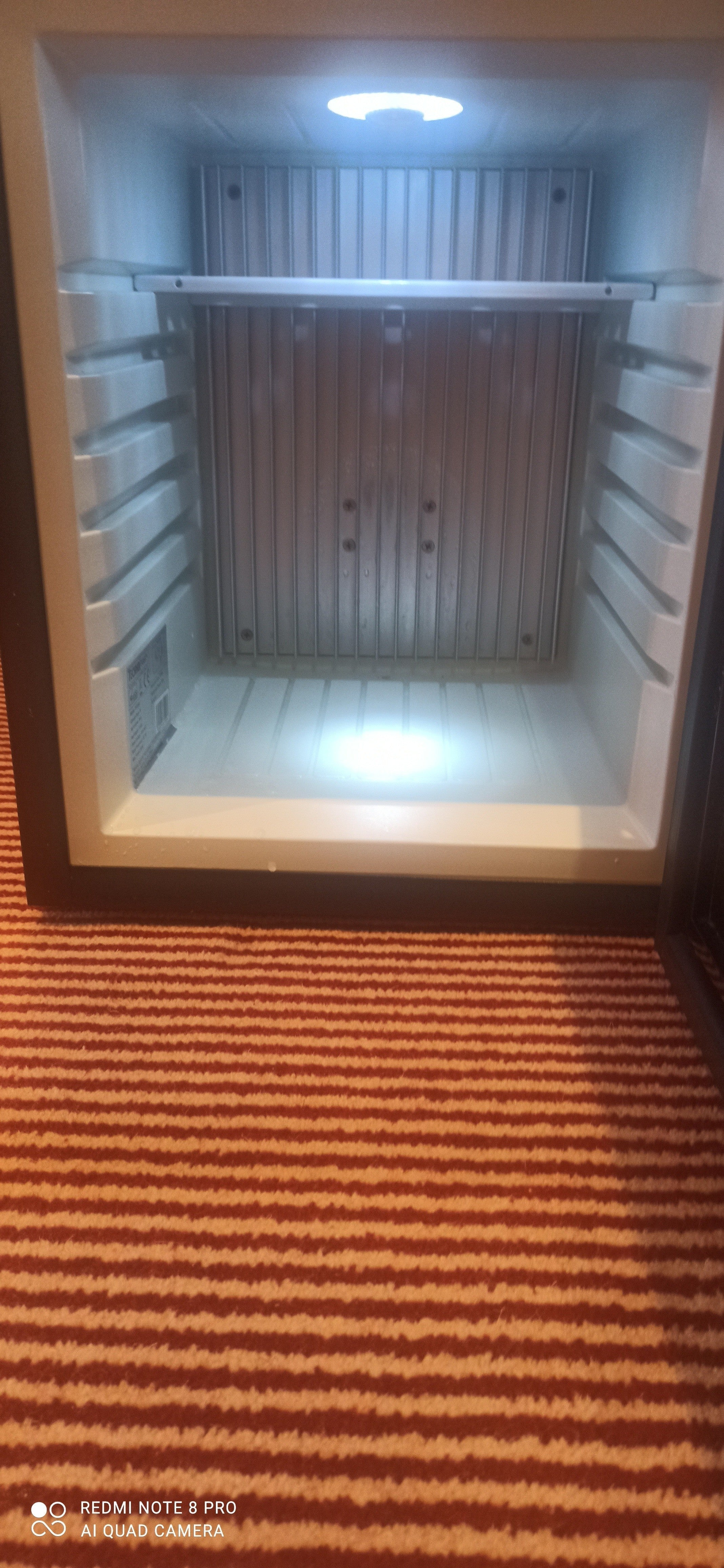 Minibar Silencieux 26 L Porte Vitrée Noire