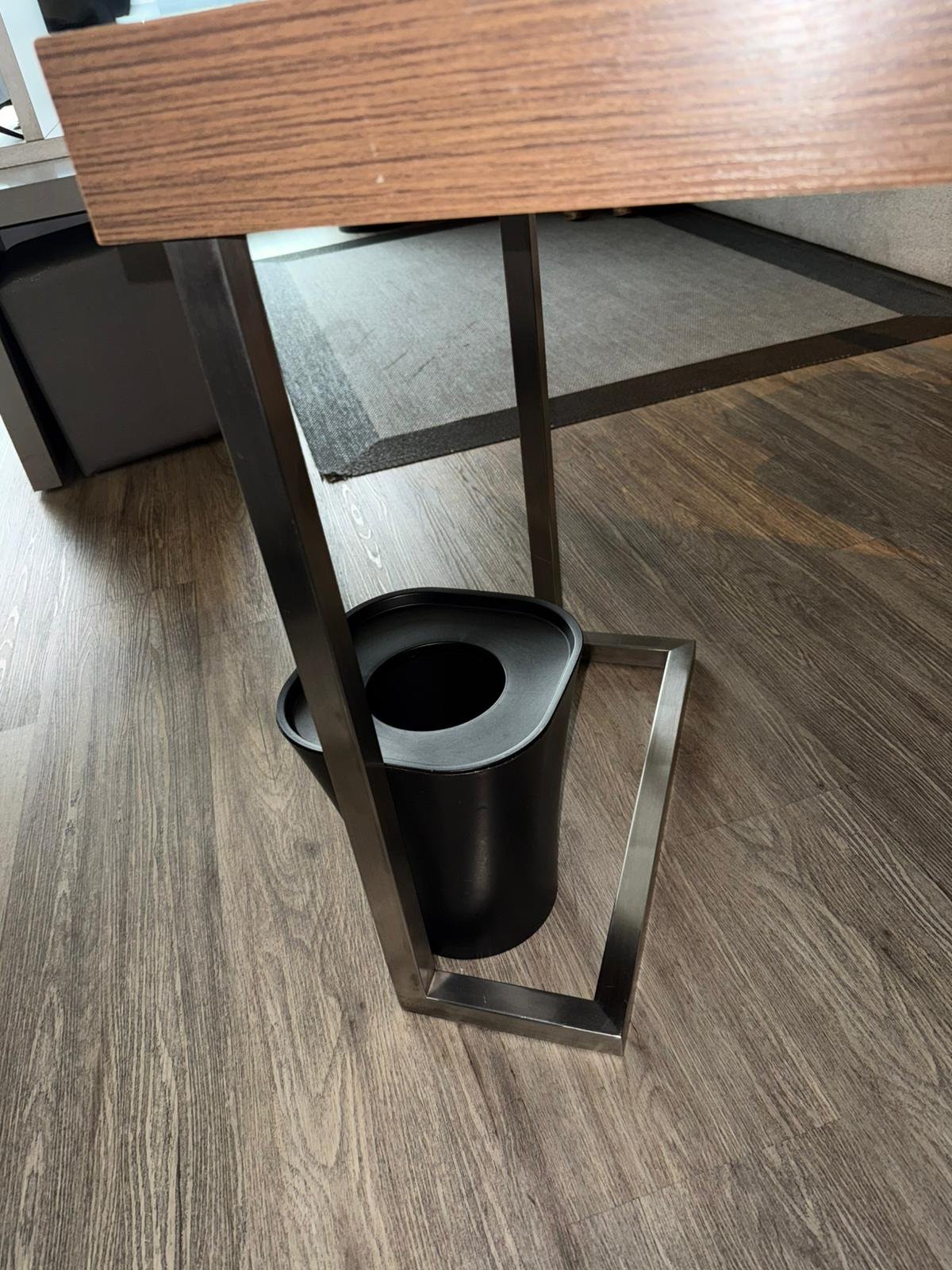 Mesa de escritorio en L