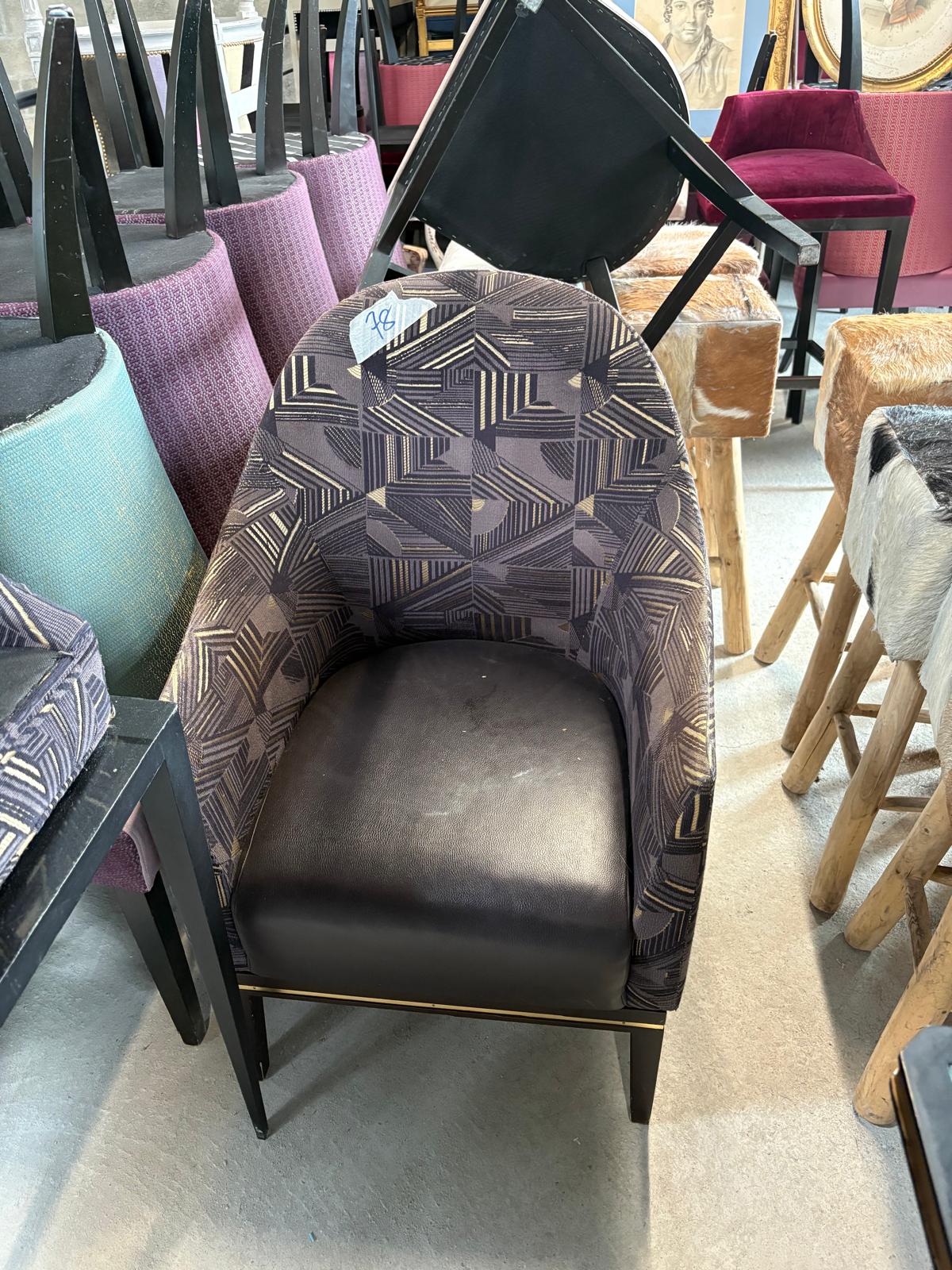 Fauteuil Tonneau Violet Pieds Bois
