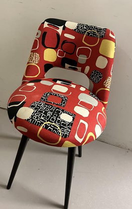 Chaise Tapissée Motif Géométrique Rouge